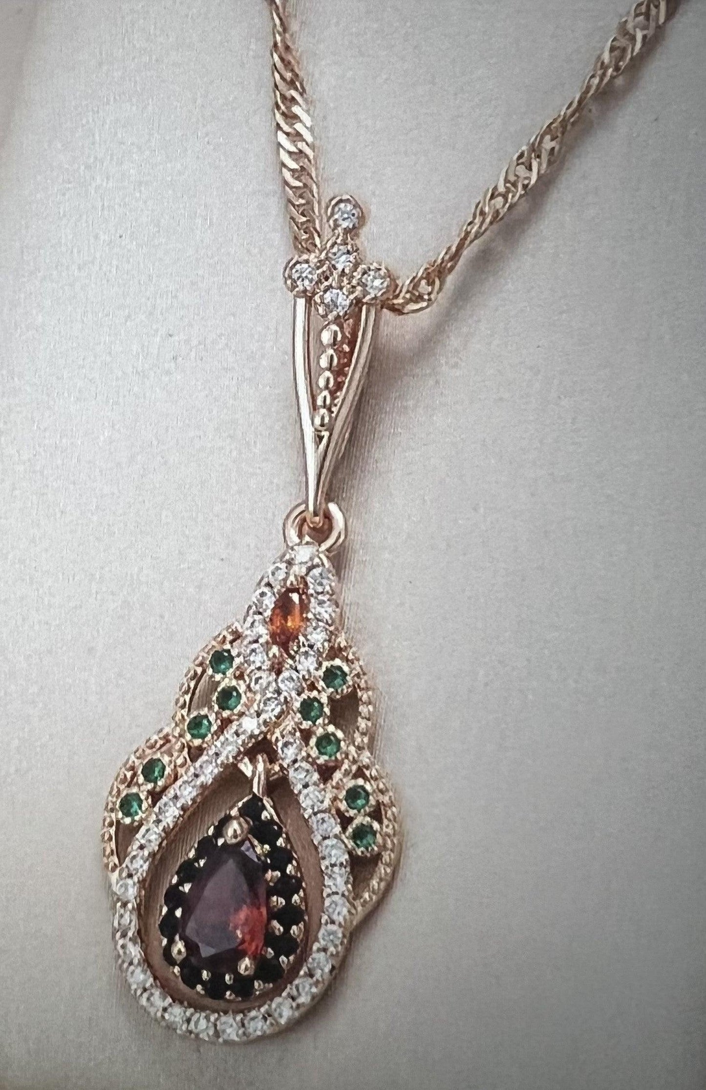 Golden Heart Zircon Flower Necklace - maidamoon