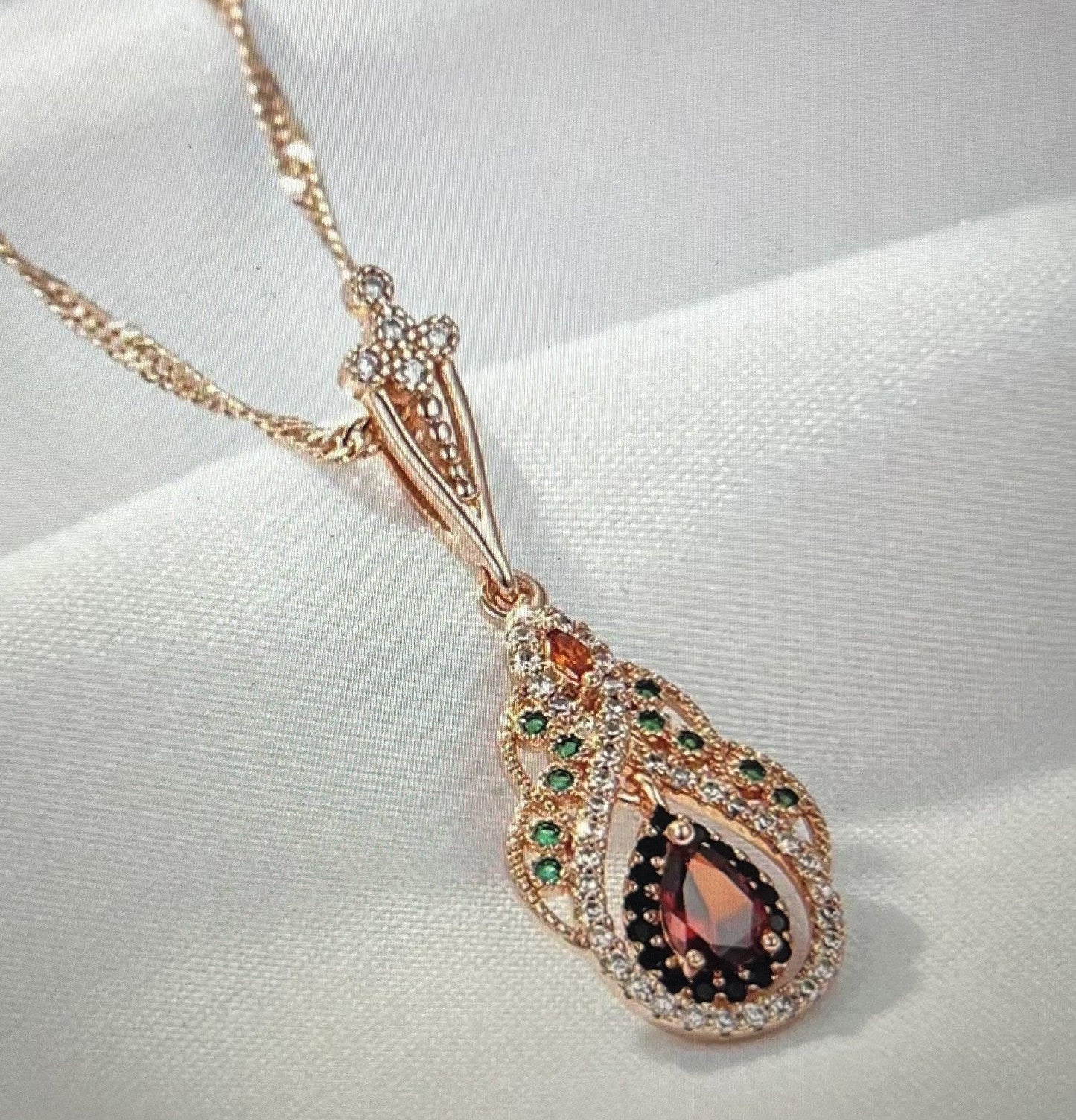 Golden Heart Zircon Flower Necklace - maidamoon