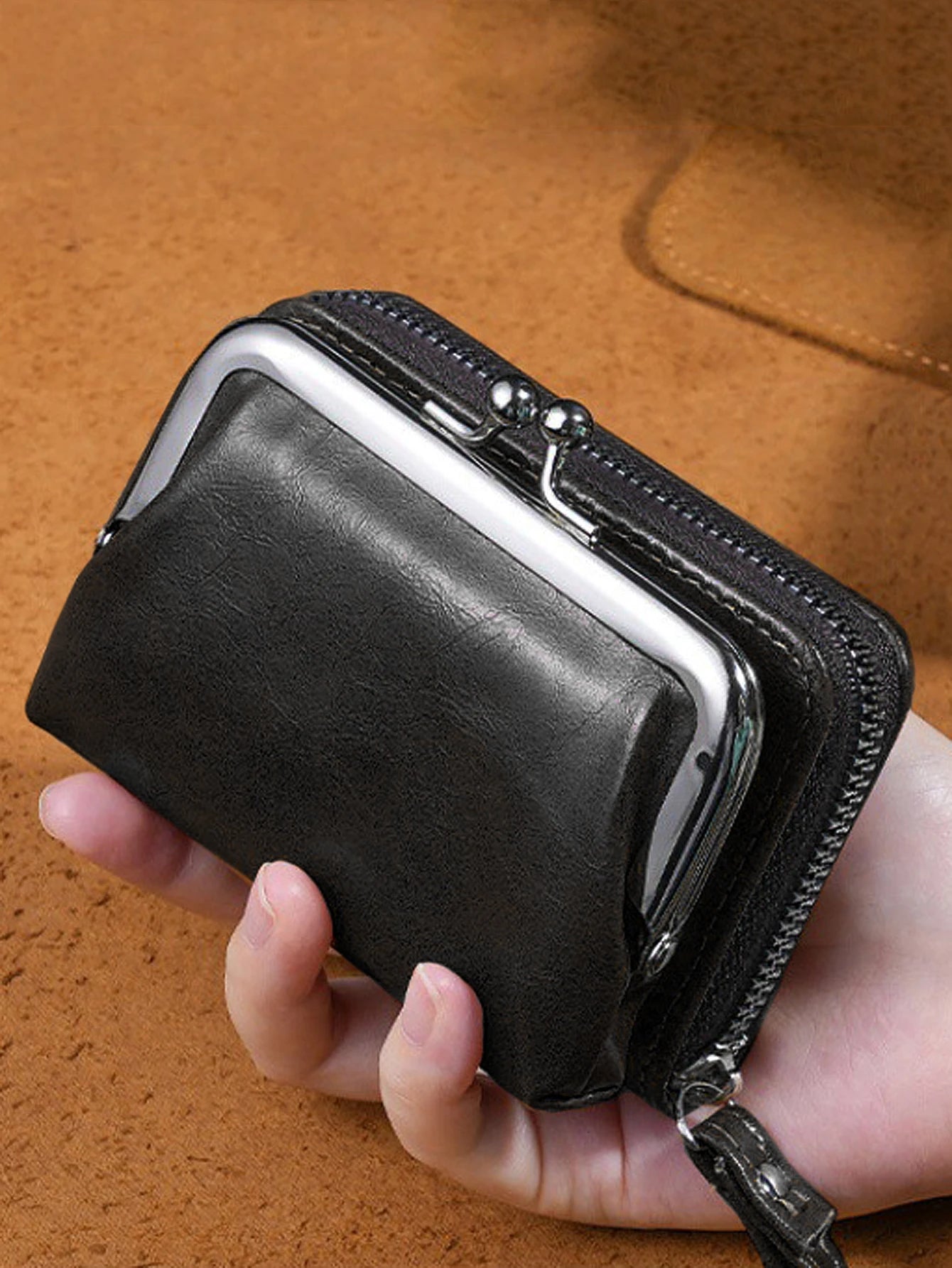 Evelyn Retro Chic Women's Wristlet Wallet