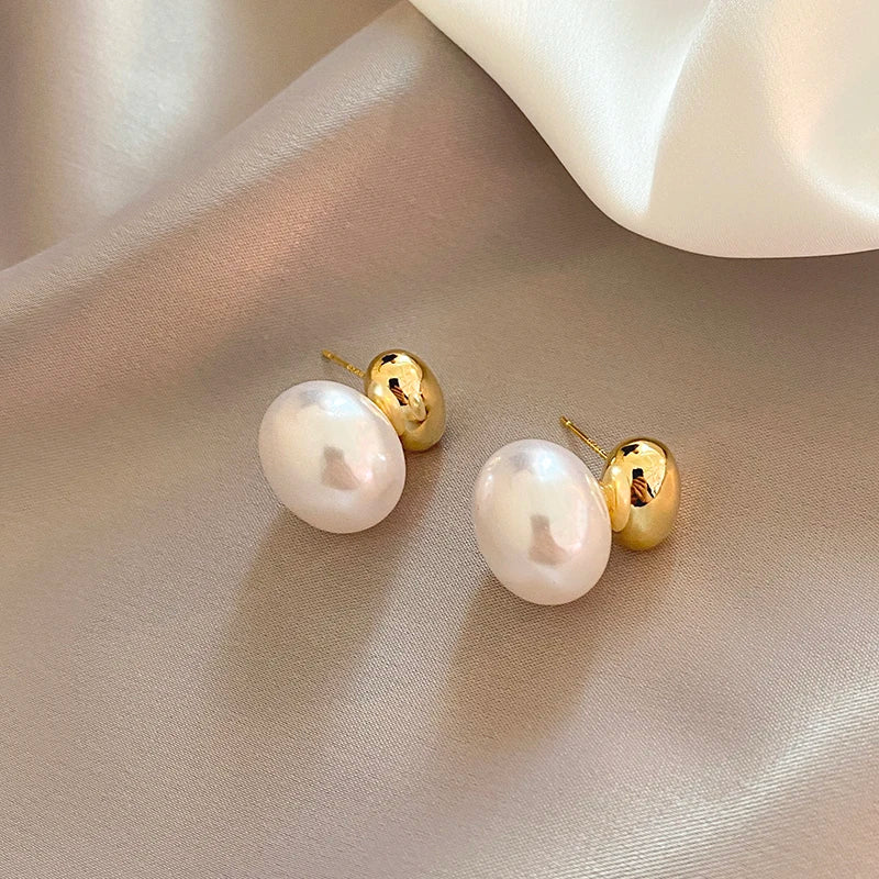 2023 New French Elegant Gold Color Bean Spliced Flat Pearl Earrings for Korean Fashion Jewelry Party Women's Sweet Accessories