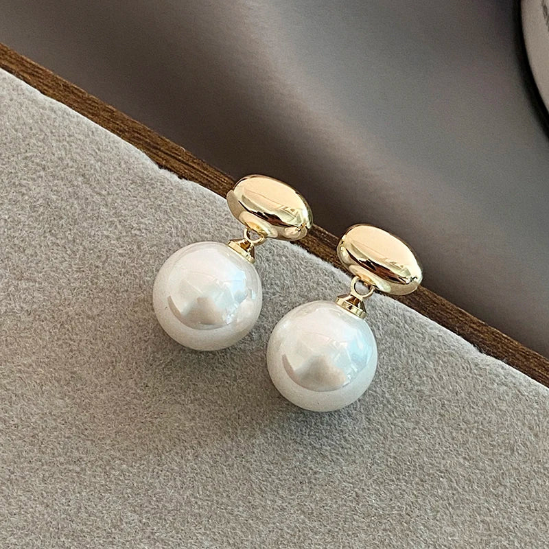 2023 New French Elegant Gold Color Bean Spliced Flat Pearl Earrings for Korean Fashion Jewelry Party Women's Sweet Accessories