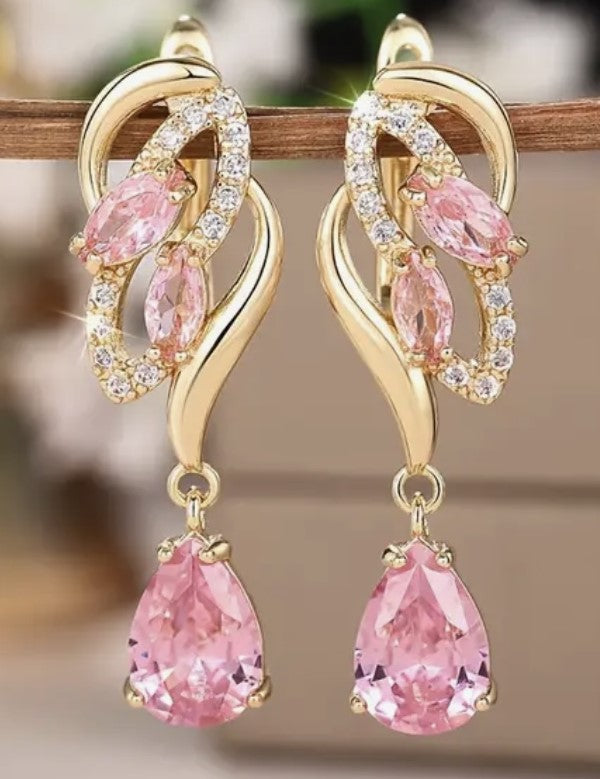 Elegant Teardrop Dangle Earrings